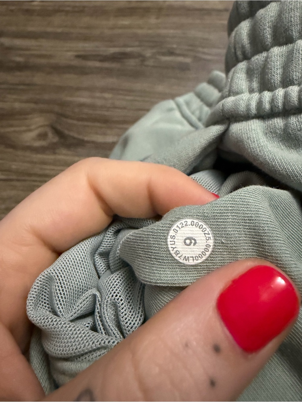 Lululemon Loungeful High-Rise Short 4" *Graphic (Silver Blue) Size 6 - Picture 6 of 10